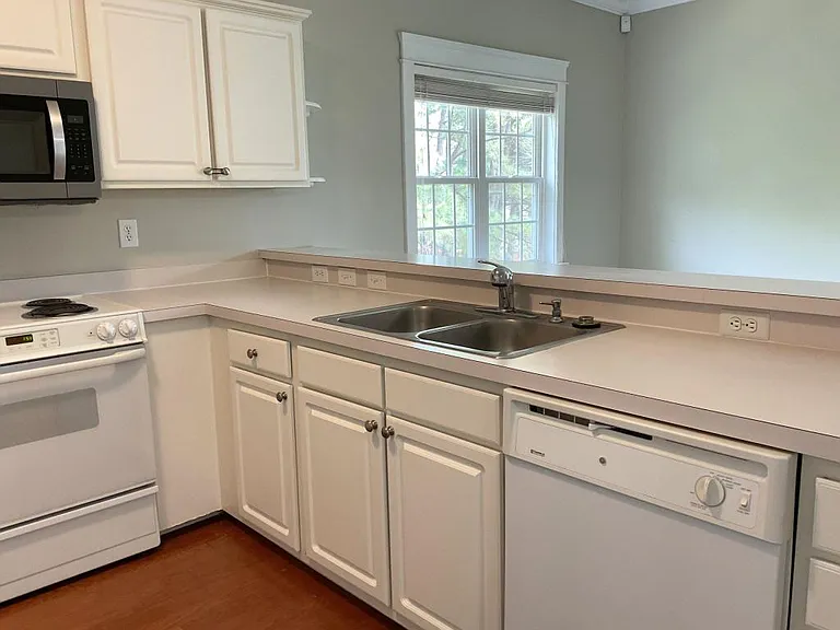 6307 Sweetwater Blvd — Photo 7
