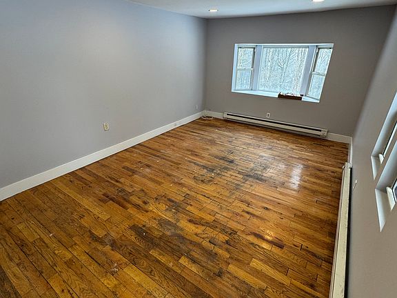 4th image of 27 Grant St #2