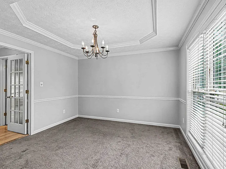 209 Lansing Ct — Photo 20