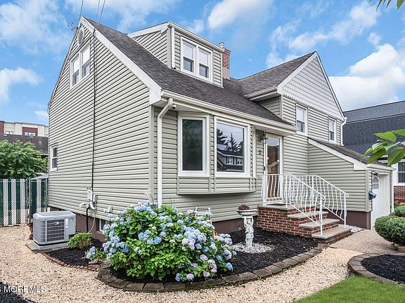 2nd image of 11 E Grove Avenue