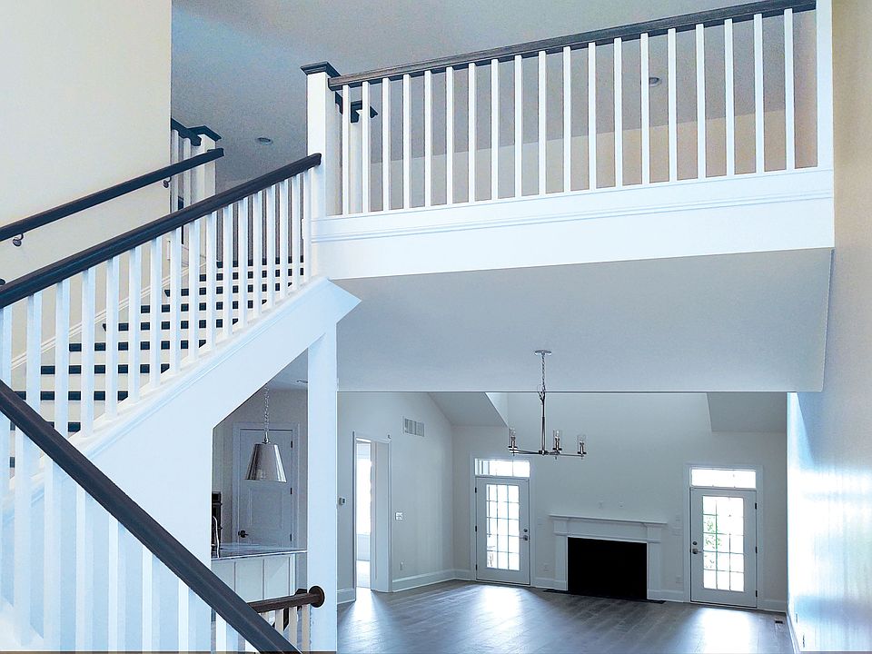 2nd image of 1208 Coulee Way #4VJZBX