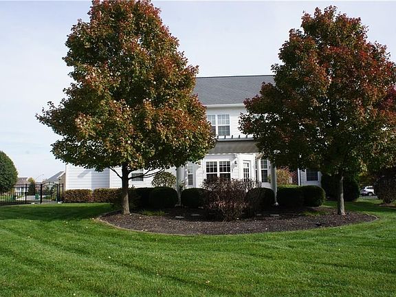 2nd image of 16450 Chalet Cir
