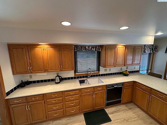 4th image of 617 N Perkins Ave