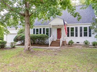 705 Wagon Cir, Morehead City, NC 28557
