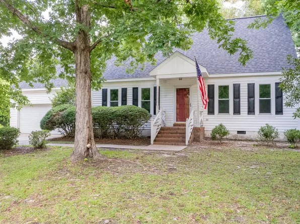 705 Wagon Circle, Morehead City, NC 28557