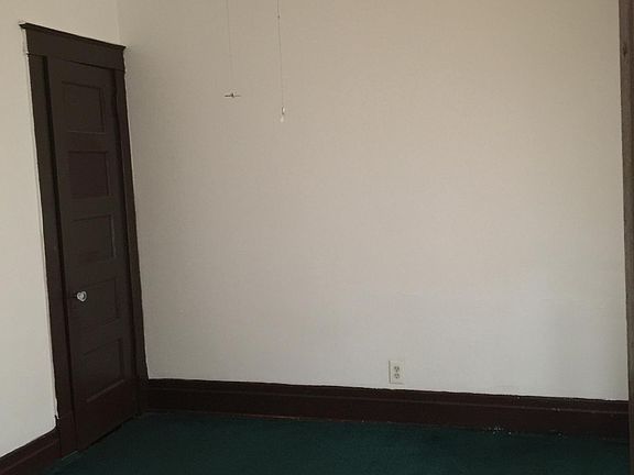 5th image of 1937 Welch Ave