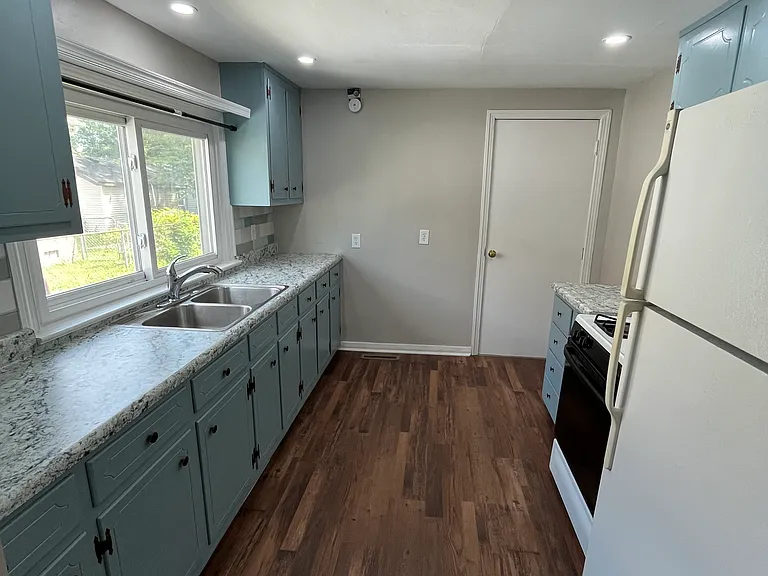 2213 Tennessee Dr — Photo 3
