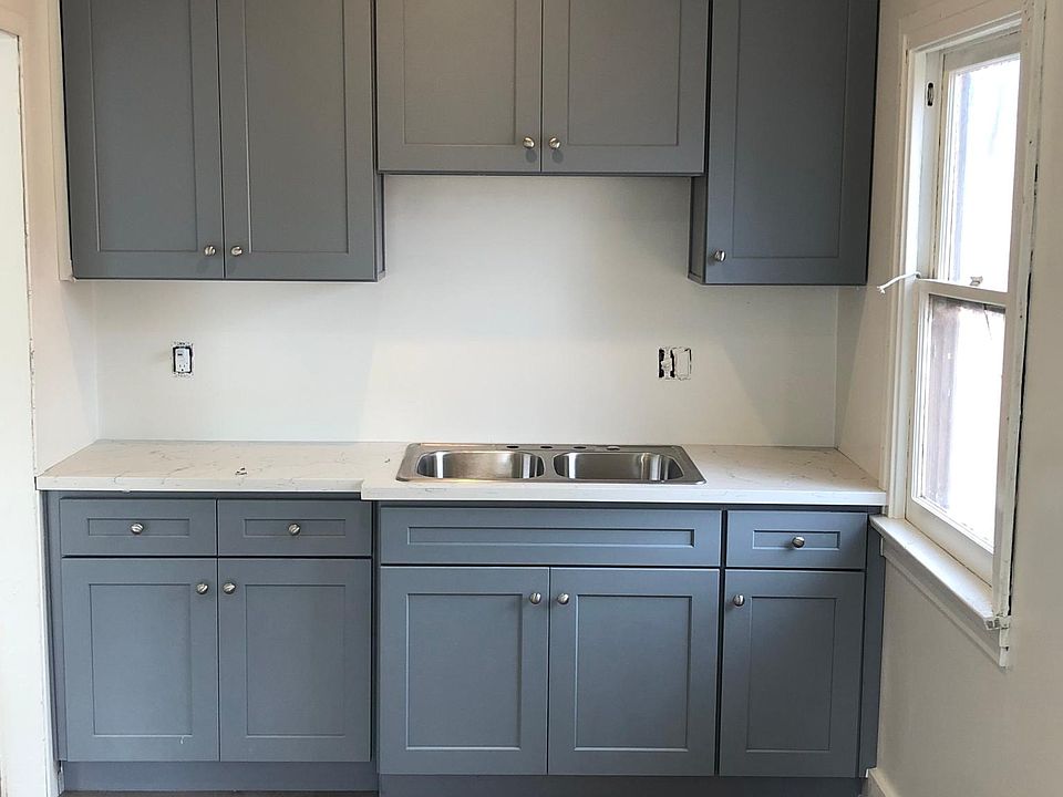 2nd image of 2409 Harwood St #A