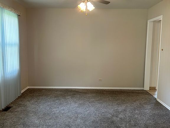 dining room 12x12 off kitchen and living room