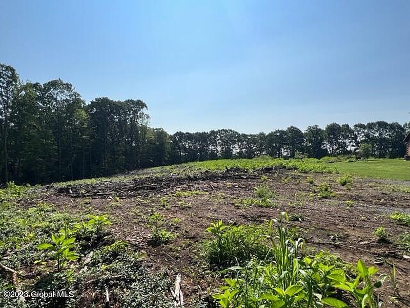 3rd image of 51 Spring Avenue