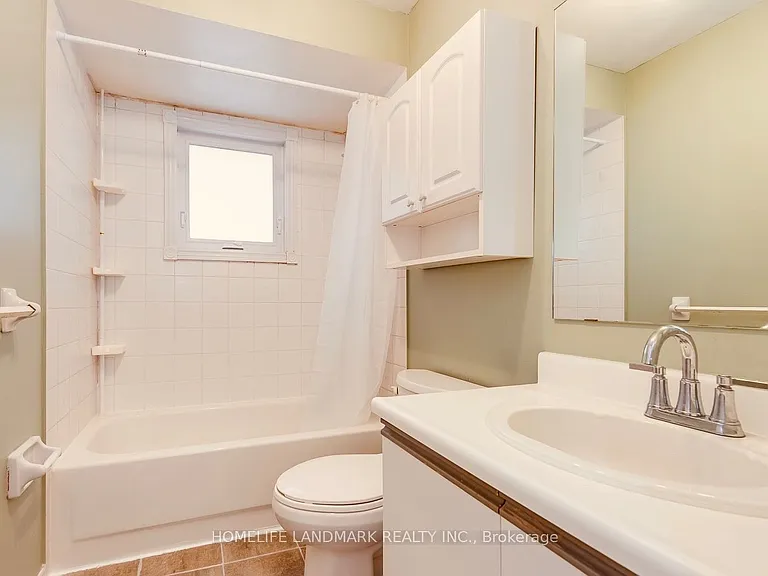 2319 Springfield Cres — Photo 11