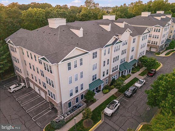 2nd image of 300 High Gables Dr APT 305
