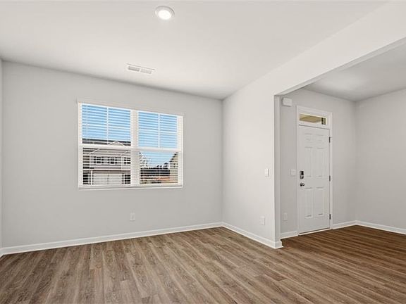 4th image of 817 Pelham Way