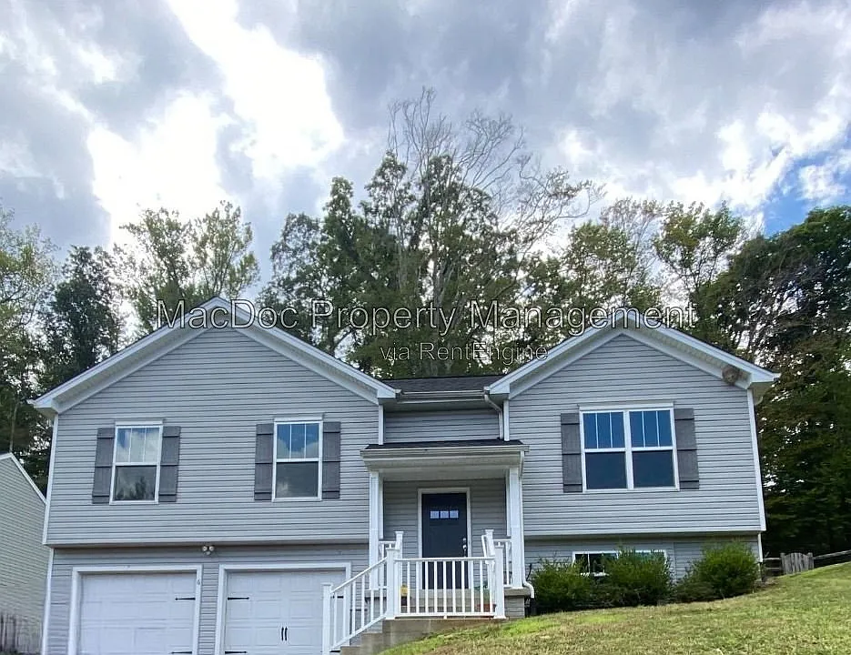 6 Howard Cir