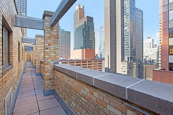 Rented by Kleier Residential | media 3