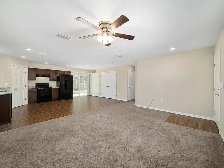 23935 NE 118th Ave — Photo 8