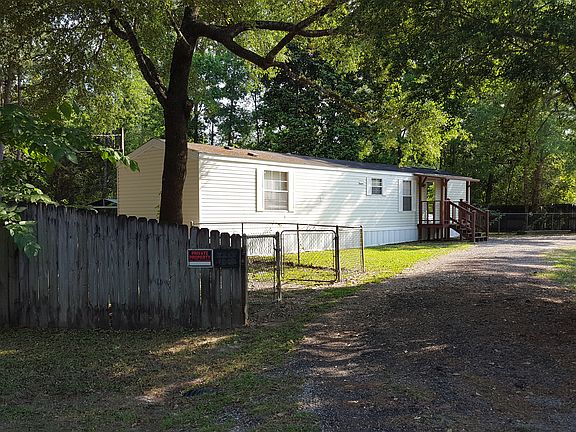 3rd image of 7921 Narcissus Dr