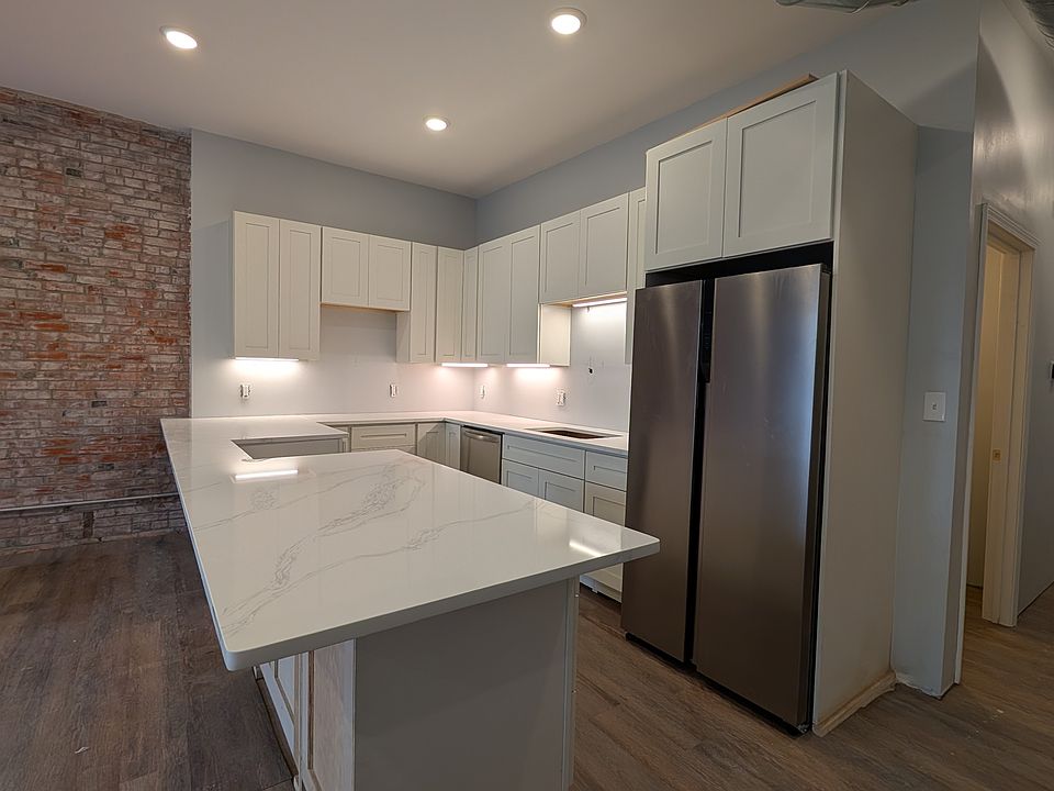 1st image of 3612-3618 Cleveland Ave #1