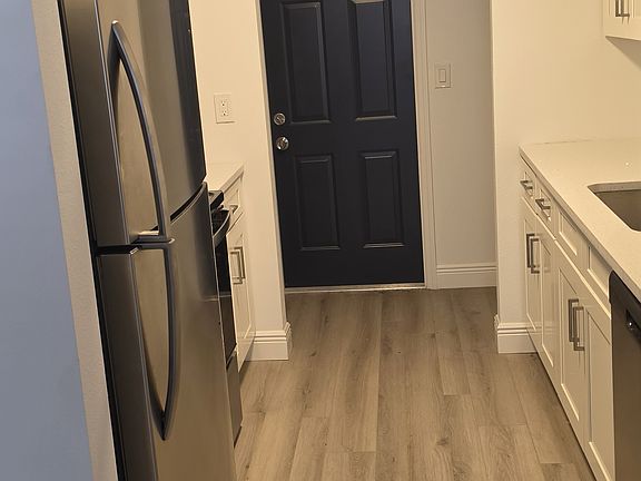 5th image of 6711 45th Ave W #B