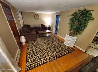 164 Old Lake Rd, Dallas, PA 18612