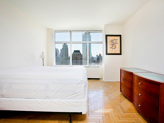 5th image of 160 W 66th St APT 36H