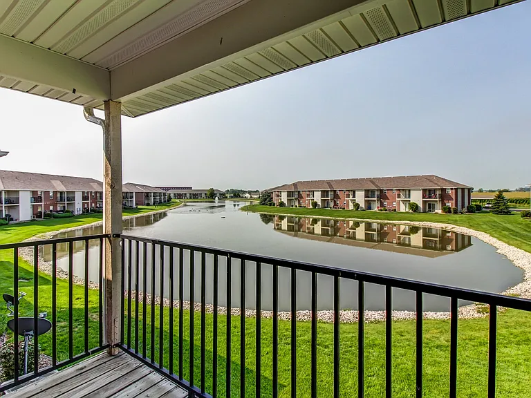 Riverbend Apartments — Photo 10