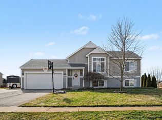 12023 Russell Rdg, Cedar Springs, MI 49319