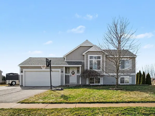 12023 Russell Rdg, Cedar Springs, MI 49319