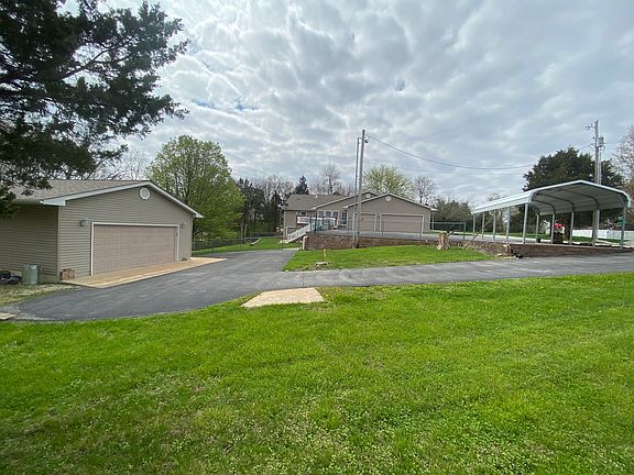 Detached garage
back of
home