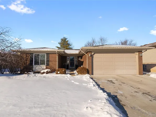 43818 Palisades Dr, Canton, MI 48187