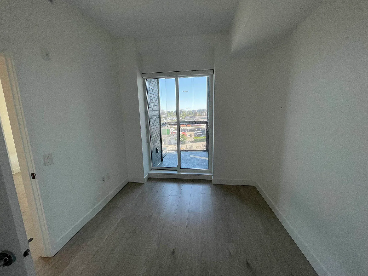 2 bed, 645 sqft, $2,800 — Photo 4