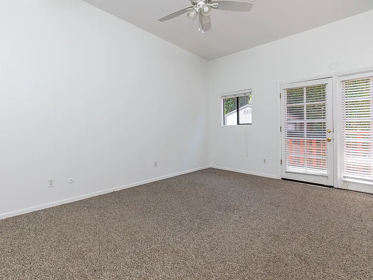 955 D Ave — Photo 21