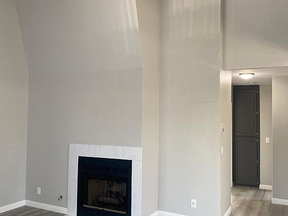 4th image of 4038 Texas St #6