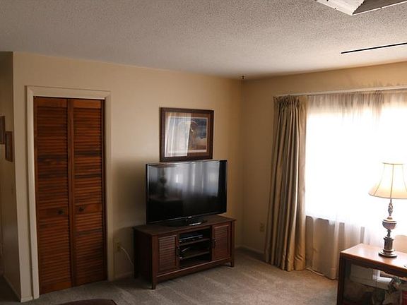 2nd image of 4625 Beacon Dr