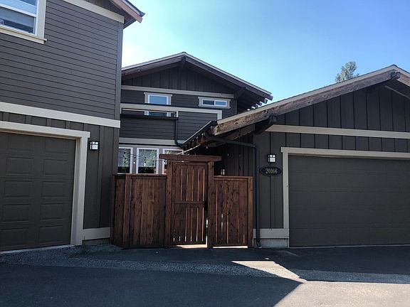 Both garages open up to large mudroom/bonus room.