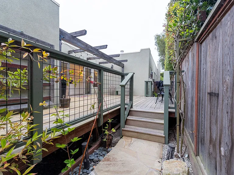 610 Forest Ave — Photo 58