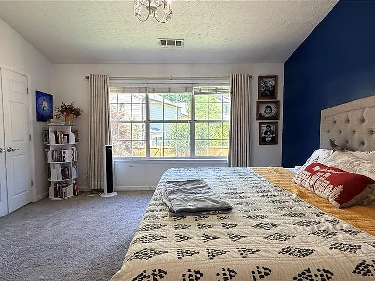 100 Taylors Spring Ct — Photo 17