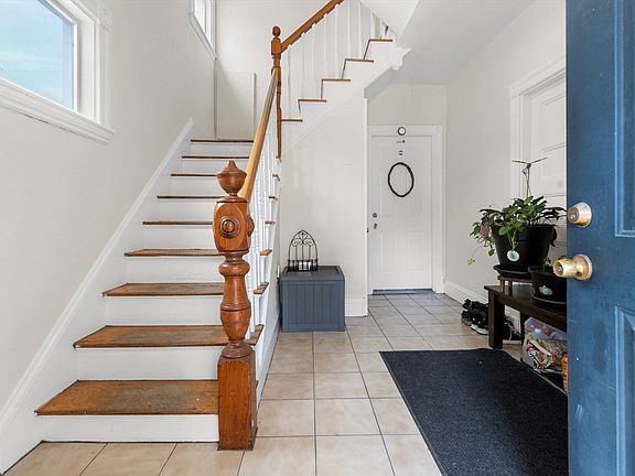 4th image of 21 Kingman Ave #2