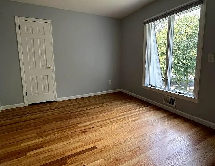 200 Hillside Ave — Photo 23