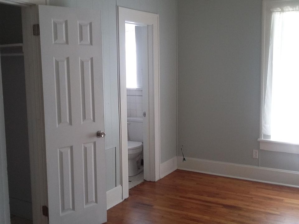 2nd image of 120 N 9th St