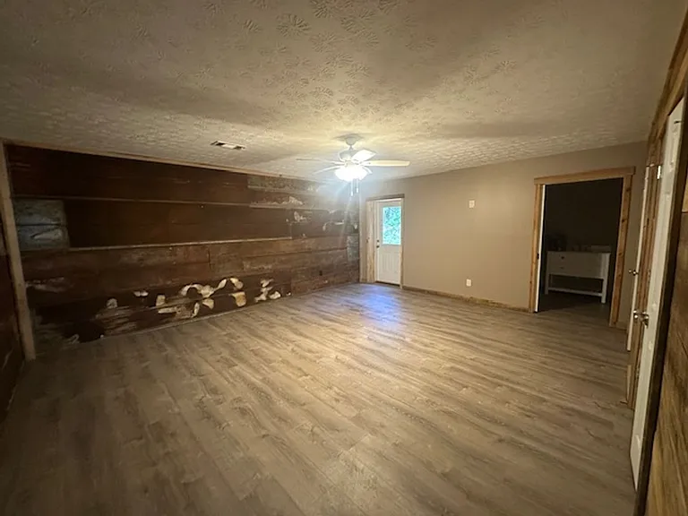 2111 Highway 82 W — Photo 12