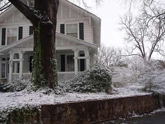 317 Ridgeway, snow 2008