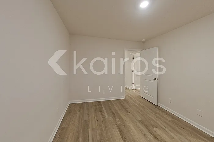 130 Inez Ave — Photo 14