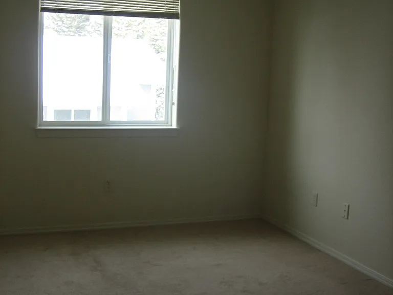 1719 Grant Rd — Photo 13