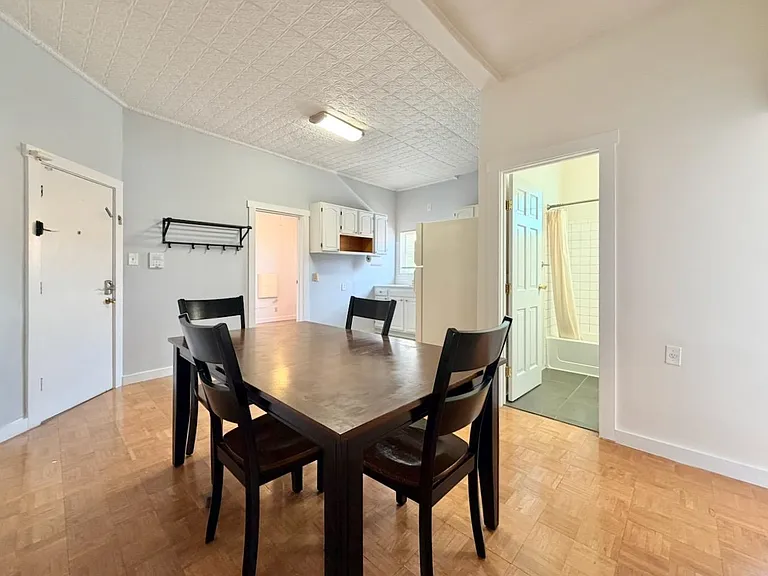 514 Monastery Pl #1R — Photo 7
