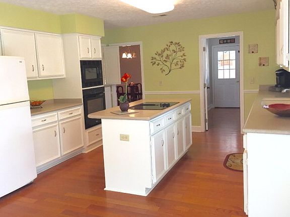5th image of 2713 Summerfield Pl