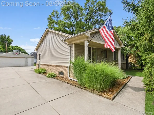 18240 Harman St, Melvindale, MI 48122