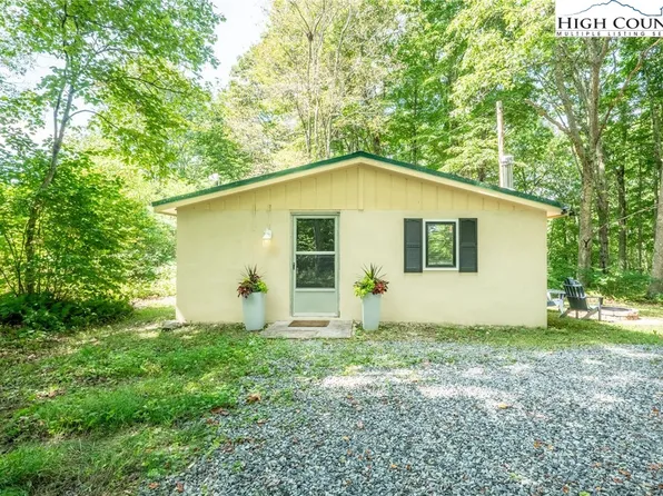 2777 Hickory Nut Gap Road, Newland, NC 28657