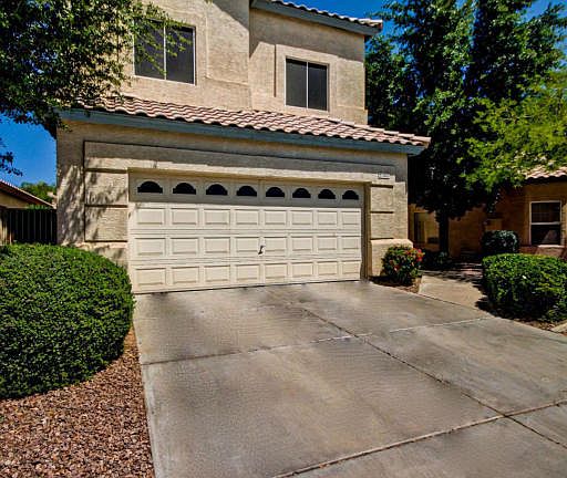 2nd image of 1002 E Brentrup Dr