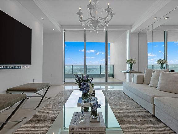 3rd image of 900 Biscayne Blvd APT 5009